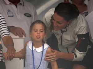 Momen Charlotte Julurkan Lidah ke Publik, Ini Reaksi Kate Middleton