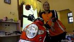 Siswi SMA Beli Motor dengan Uang Logam Sekarung