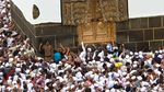 Mengejar Berkah di Depan Kakbah