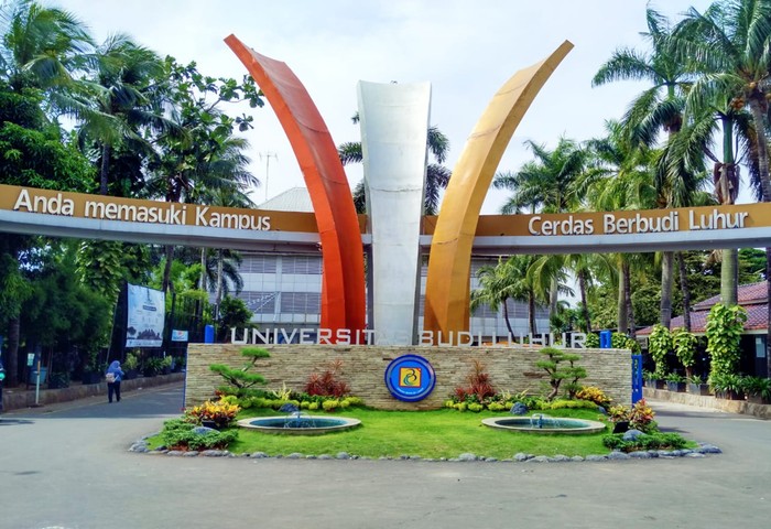 Universitas Budi Luhur, Kampus IT Pertama di Indonesia