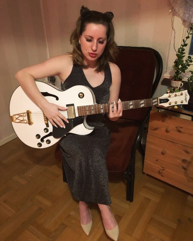 Tamara Tulum yang memiliki slogan lebih besar lebih baik, membuat dirinya melakukan sepuluh prosedur kosmetik di bibirnya. Selama beberapa tahun terakhir, bibirnya disuntikkan dengan filler beberapa kali. Foto: Instagram