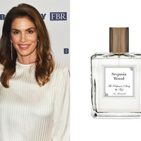 Parfum keluaran pakar wewangian Azzi Glasser menjadi pilihan Cindy Crawford. Parfum terkenal  ini juga banyak digunakan oleh selebriti-selebriti ternama dunia, di antaranya ada Johnny Depp, Jude Law, Helena Bonham, Carter dan Kate Mooss. Foto: Getty Images