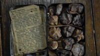 Meski sudah berusia 110 tahun lebih, tapi cokelat ini masih memiliki bentuk yang baik dan tersimpan rapih di dalam kotak kaleng. Foto: Istimewa