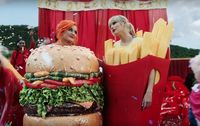 Konsep Unik, 5 Video Klip Populer Ini Dihiasi Makanan Melimpah