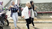 Evelyn Nada Anjani saat ditemui di studio Trans TV, Kapten Tendean, Jakarta Selatan pada Jumat (9/8). Pool/Palevi S/detikFoto.