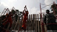 Sebagai salah satu monumen bersejarah di Jakarta, tak sedikit pengunjung yang datang ke sana untuk berwisata sejarah atau hanya sekadar menghabiskan waktu bersama orang terdekat.