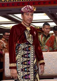  Baju  Sasak Jokowi  Dibalas Sindiran Fahri