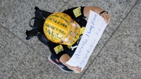 Selain itu, massa aksi protes tersebut juga menuntut adanya reformasi demokrasi dan kebebasan berbicara di tengah kekhawatiran kebebasan tergerus. Thomas Peter/Reuters.