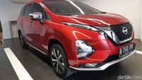 Model terbaru Livina tampil gahar di dalam diler Foto: Ridwan Arifin/detikOto