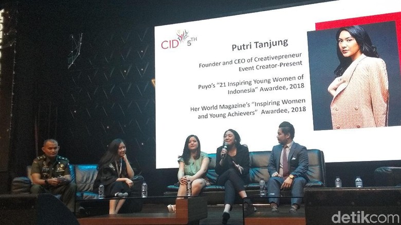 Cerita Putri Tanjung Sering Dibully hingga Termotivasi Bikin Creativepreneur Cerita Putri Tanjung Sering Dibully hingga Termotivasi Bikin Creativepreneur