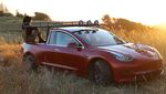 Nekat, Perempuan Ini Permak Tesla Jadi Pikap