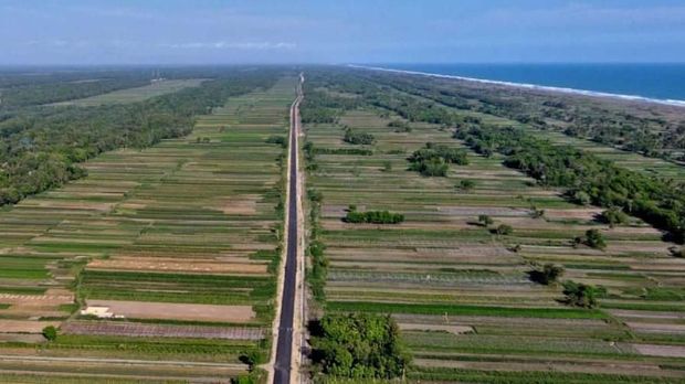 Pemerintah terus meningkatkan kemantapan jalan Pantai Selatan (Pansela) Jawa sepanjang 1.405 km yang membentang dari Provinsi Banten hingga Jawa Timur. Yuk lihat.