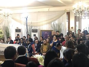 Melayat, Airlangga Kenang Cosmas Batubara dan Warisan untuk Golkar