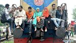 Kereta di Bangladesh Disemuti Warga saat Idul Adha