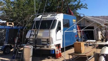 Perjalanan ini hanya tahap awal dari program antariksa saya untuk membuktikan bahwa Bumi itu datar, ujarnya.  Foto: Facebook