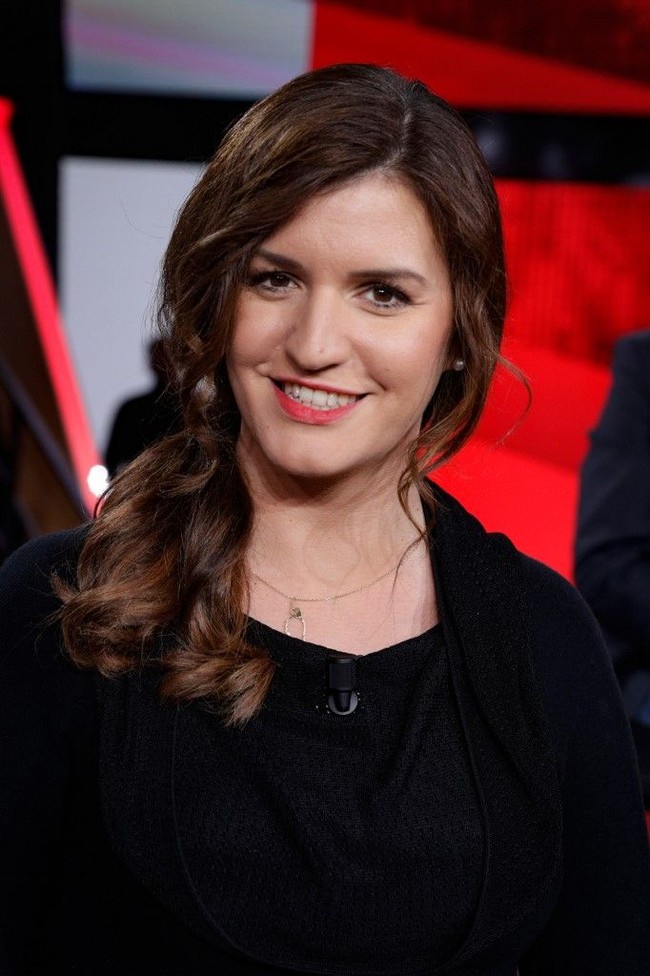 Kepada Paris March, Marlene mengaku bertemu sang suami di sebuah wawancara kerja. Ketika itu, Marlene sempat memintanya untuk mengambilkan minum karena ia terlalu sibuk. Karena ini, pernyataan menteri yang dulunya aktif menulis blog tersebut diangggap tidak sesuai dengan kenyataan bahwa dirinya hanya menyukai pria berintelegensi tinggi. Foto: Dok. AFP