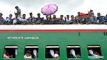 Kereta di Bangladesh Disemuti Warga saat Idul Adha