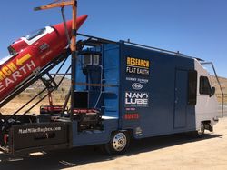 Terbang Naik Roket Sendiri, Pria Ini Ingin Buktikan Bumi Datar