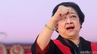 Megawati meminta para kader tetap meneguhkan Pancasila sebagai ideologi bangsa dan menjadikan PDIP sebagai partai pelopor.