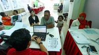Masyarakat juga bisa langsung melakukan pendaftaran awal rumah DP Rp 0. Bagi yang ingin mendaftar cukup membawa dokumen syarat pendaftaran, mulai dari KTP, Kartu Keluarga, hingga NPWP.