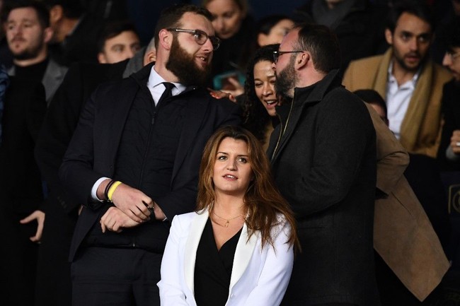 Marlene sendiri menikah dengan seorang ahli HRD, Cédric Bruguière yang ditemuinya di sebuah firma konsultasi ketika berusia 19 tahun. Menteri 36 tahun itu dikaruniai dua orang anak. Foto: Dok. AFP