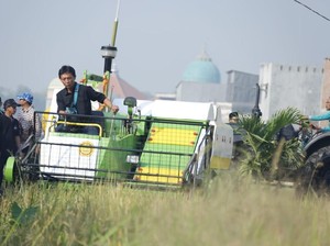 Jokowi Terkesan Kemajuan Mekanisasi Pertanian Indonesia