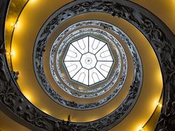 15 Potret Desain Tangga Unik dan Keren di Dunia