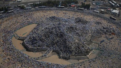 Melihat Jamaah Haji Wukuf di Arafah Dari Ketinggian