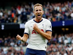 Dua gol menjadi tiket Harry Kane untuk masuk ke dalam susunan pemain terbaik Liga Inggris pekan ini. Dua gol yang dicetaknya di empat menit terakhir pertandingan memastikan Tottenham Hotspur menang 3-1 atas Aston Villa, mencatatkan sebuah comeback. (Foto: Matthew Childs/Reuters)