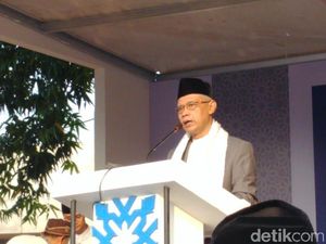 Jadi Khatib Salat Idul Adha di Al Azhar, Haedar Nashir Tekankan Persatuan