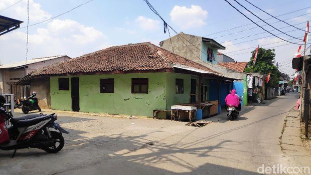 Lepas, Sapi Kurban di Depok Terobos Barisan Jemaah yang Sedang Salat Id