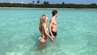 De Jong tampaknya suka banget ke pantai. Diyakini di Meksiko, De Jong menikmati pantai yang eksotis (Instagram/frenkiedejong)