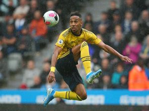 MU Tak Punya Penyerang, Terancam Aubameyang