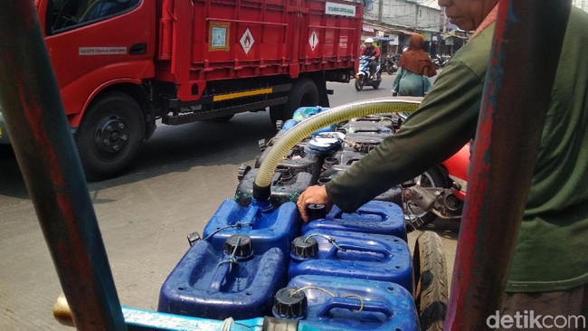 Air Bersih Jadi Barang Mewah untuk Warga Miskin di Jakarta