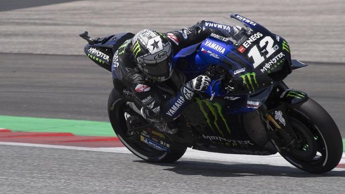 Maverick Vinales melakukan eksperimen yang tak berhasil di MotoGP Austria (Mirco Lazzari gp/Getty Images) Maverick Vinales melakukan eksperimen yang tak berhasil di MotoGP Austria (Mirco Lazzari gp/Getty Images)