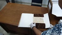 Naskah Proklamasi yang asli ini masih terjaga dengan baik dan dapat dibaca dengan jelas tulisan dari Bung Karno itu (Ahmad Masaul Khoiri/detikcom)