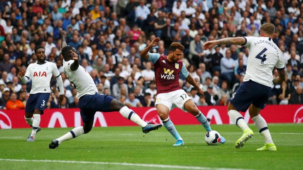 Ada ucapan Dirgahayu Indonesia dari laga Tottenham Hotspur vs Aston Villa, Sabtu (10/8/2019). (Foto: Julian Finney / Getty Images)