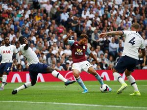 Ucapan Dirgahayu Indonesia dari Laga Tottenham Vs Aston Villa