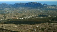 Gambar kota Cape Town yang diambil dari pesawat. Gambar ini ambil ketika Cape Town mengalami krisis air. Istimewa/Straitstimes.