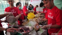 Daging kurban ini akan diserahkan ke lembaga terkait untuk didistribusikan.