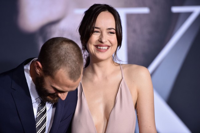 Dalam acara The Tonight Show, ia pun bercerita kepada Jimmy Fallon mengenai hal yang menjadi perbincangan tersebut. Ternyata itu dilakukan untuk menyembuhkan masalah kesehatan. Foto: Getty Images