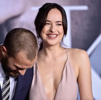 Dalam acara The Tonight Show, ia pun bercerita kepada Jimmy Fallon mengenai hal yang menjadi perbincangan tersebut. Ternyata itu dilakukan untuk menyembuhkan masalah kesehatan. Foto: Getty Images