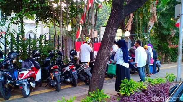 Gereja Katedral Sediakan Lahan Parkir untuk Jemaah Salat Idul Adha