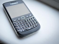 Nostalgia BlackBerry 9790 Bellagio yang Bikin Rusuh Jakarta