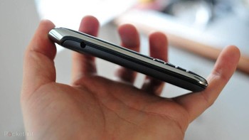 Dijual perdana pada November 2011 di Indonesia, tepatnya di Pacific Place, handset ini memicu kerusuhan. Pasalnya saat itu, Bellagio didiskon 50% dari harganya yang Rp 4 jutaan. Foto: Pocket Lint