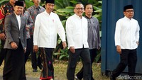 Jokowi didampingi Bima Arya tiba di Lapangan Astrid Kebun Raya Bogor, Jawa Barat.