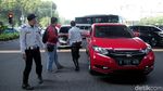 Suasana Sosialisasi Ganjil Genap di Perempatan Fatmawati