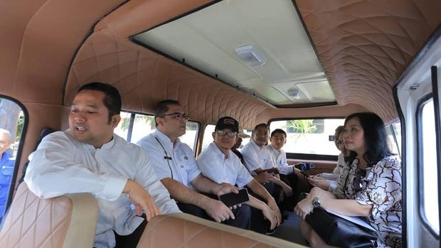 Wali Kota Tangerang Luncurkan Angkot Ber-AC dan Berpintu Otomatis