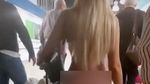 Berbaju Ketat, Artis Ini Bikin Heboh Satu Stasiun