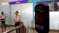Pengamanan di area bandara pun diperketat usai adanya aksi yang digelar di Bandara Internasional Hong Kong. Tyrone Siu/Reuters.